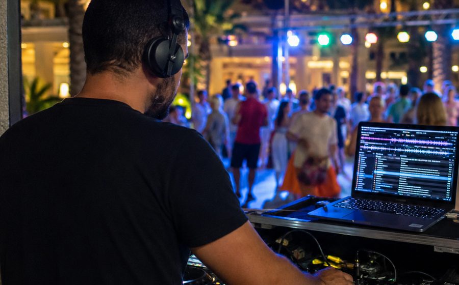 DJ per villaggi turistici